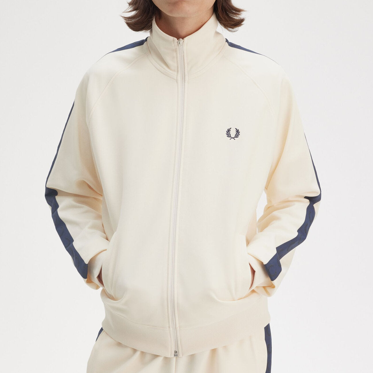 Acquista Fred Perry Felpa mezza zip loghino su Acquista Fred Perry Felpa mezza zip loghino su