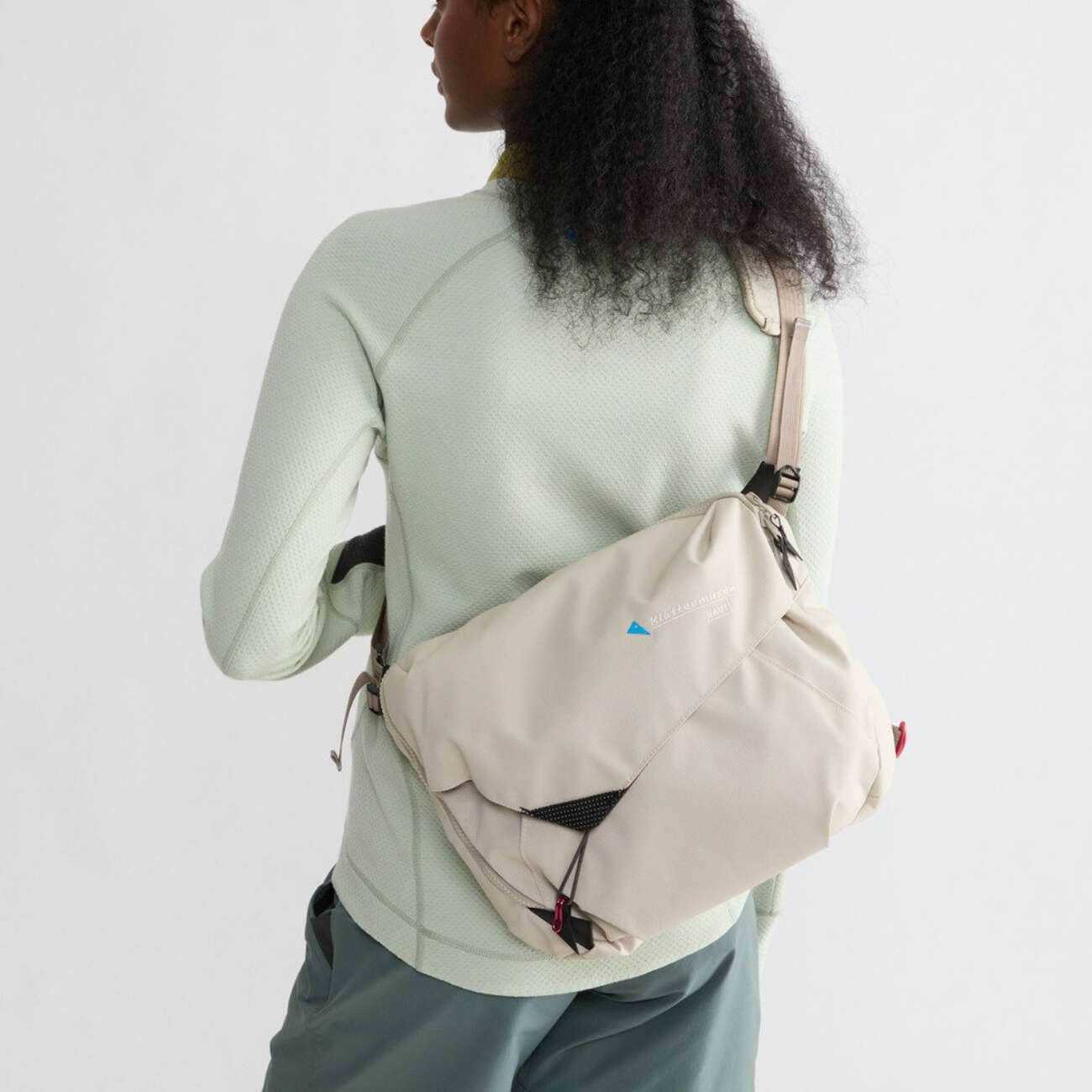 Gaut Messenger Bag