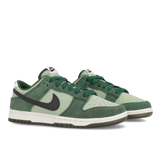 Dunk Low Retro SE