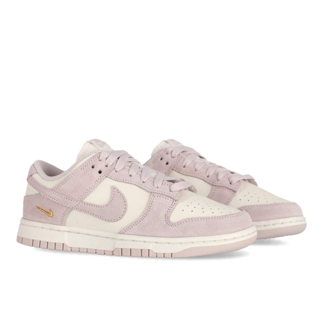 Dunk Low SE IO4244-100